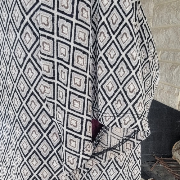 Jaclyn Smith Gray/White Cowl Neck - Picture 4 of 5